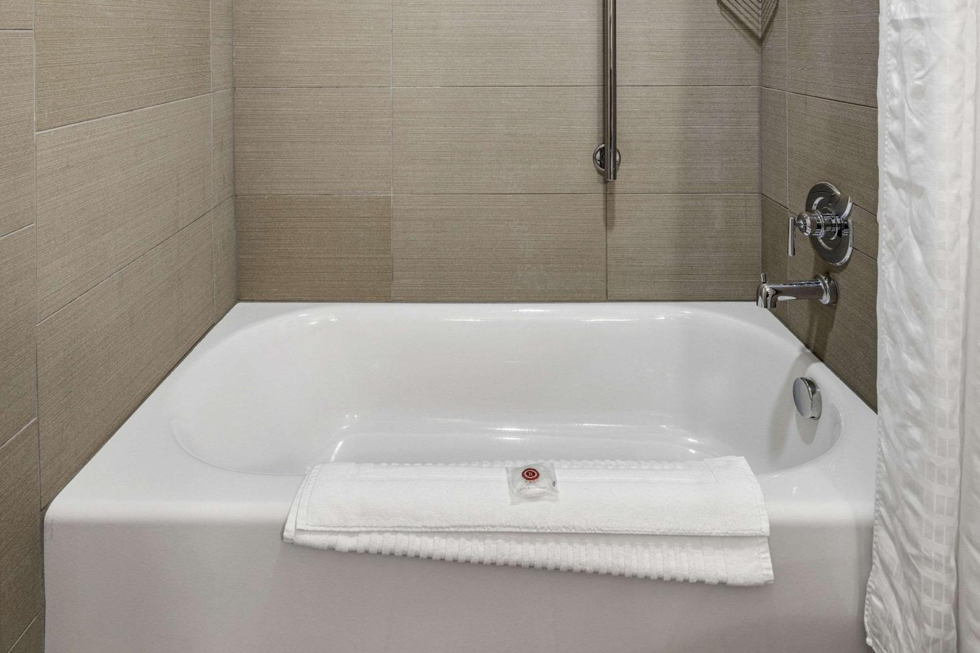Comfort & Near Hotel Logan