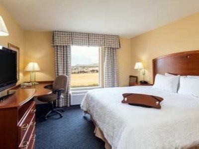Hotel Comfort & Near Logan